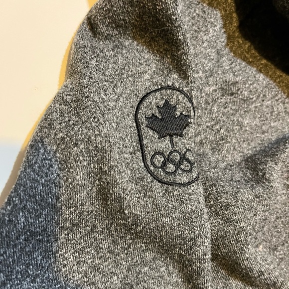 Olympic sweater - Picture 2 of 3
